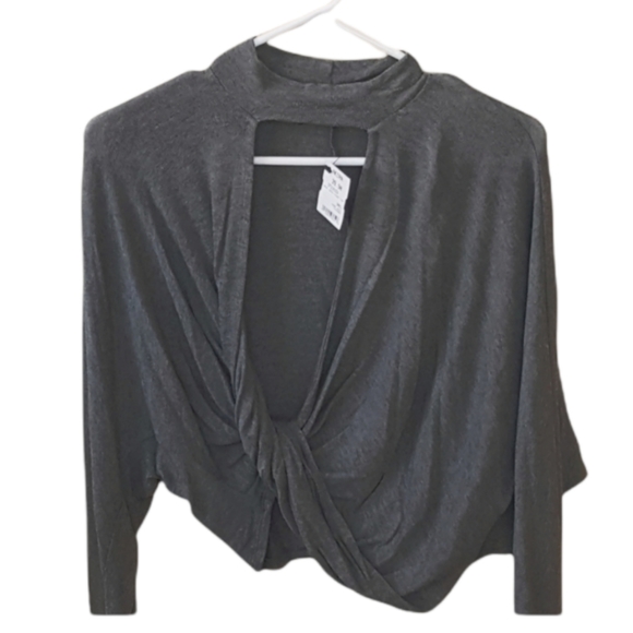 AKIRA Tops - AKIRA Open Front light grey top.